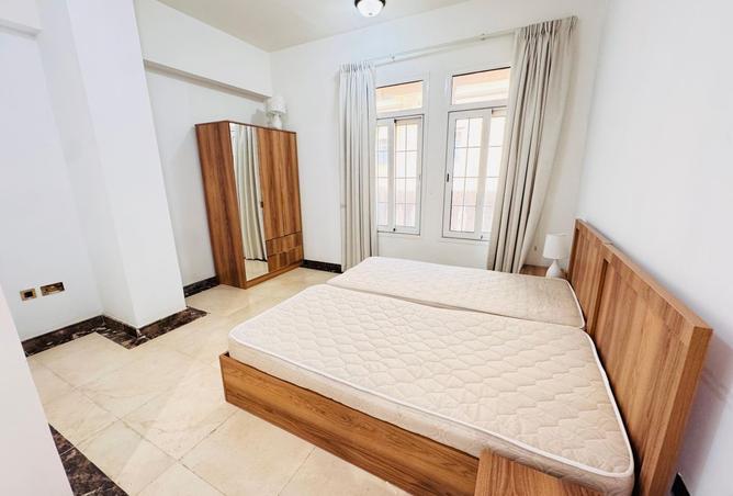 975409 - Property Image 2