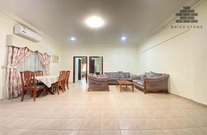 Apartment - 2 Bedrooms - 3 Bathrooms for rent in Umm Ghwailina Comm - Umm Ghuwalina - Umm Ghuwailina - Doha