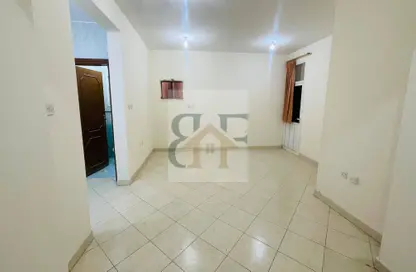 Apartment - 2 Bedrooms - 2 Bathrooms for rent in Bin Omran 35 - Fereej Bin Omran - Doha