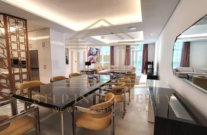 شقة - 2 غرف نوم - 4 حمامات للايجار في حدائق فلورستا - حدائق فلورستا - جزيرة اللؤلؤة - الدوحة