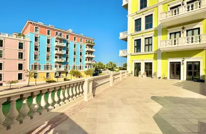 Apartment - 3 Bedrooms - 4 Bathrooms for rent in Carnaval - Qanat Quartier - The Pearl Island - Doha