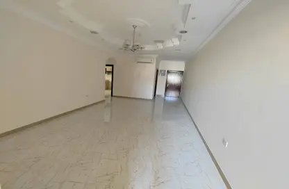 شقة - 3 غرف نوم - 3 حمامات للايجار في طريق المطار القديم - الدوحة شقة - 3 غرف نوم - 3 حمامات للايجار في طريق المطار القديم - الدوحة