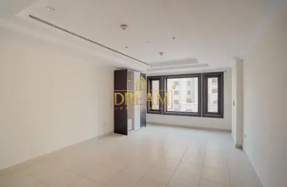 Apartment - Studio - 1 Bathroom for rent in Porto Arabia - The Pearl Island - Doha