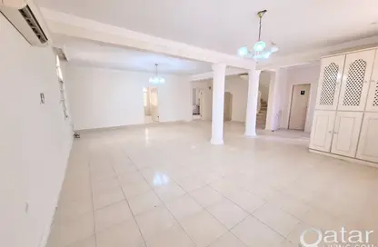 مجمع سكني - 5 غرف نوم - 3 حمامات للايجار في الثمامة - الثمامة - الدوحة