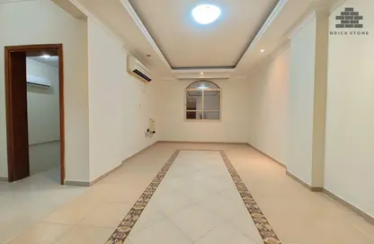 شقة - 2 غرف نوم - 2 حمامات للايجار في بناية الدرويش - السد - السد - الدوحة