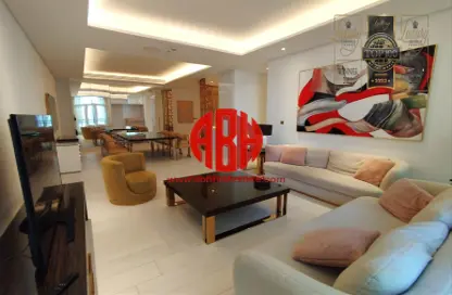 Apartment - 2 Bedrooms - 3 Bathrooms for rent in Floresta Gardens - Floresta Gardens - The Pearl Island - Doha