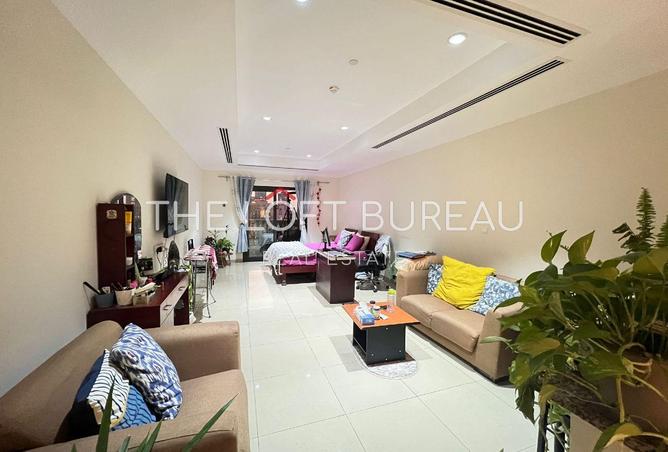 988692 - Property Image 2