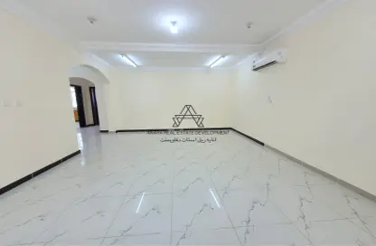 Villa - 5 Bedrooms - 4 Bathrooms for rent in Ain Khaled Villas - Ain Khaled - Doha