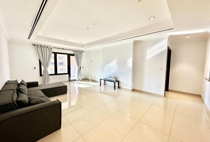 928417 - Property Image 2