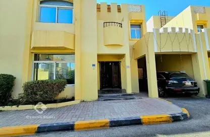 مجمع سكني - 4 غرف نوم - 4 حمامات للايجار في سوق الغرافة - الغرافة - الدوحة