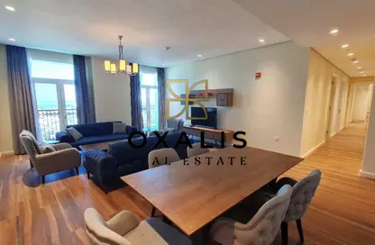 Apartment - 3 Bedrooms - 4 Bathrooms for rent in The Garden - Floresta Gardens - The Pearl Island - Doha