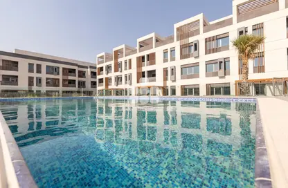 صورة لـ حوض سباحة شقة - 2 غرف نوم - 3 حمامات للايجار في ويست واك - الوعب - الدوحة ، صورة رقم 1