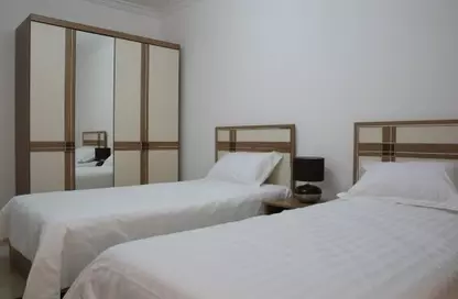 Apartment - 2 Bedrooms - 2 Bathrooms for rent in Umm Ghuwalina - Umm Ghuwailina - Doha