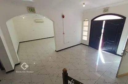 فيلا - 5 غرف نوم - 4 حمامات للايجار في فلل عين خالد - عين خالد - الدوحة