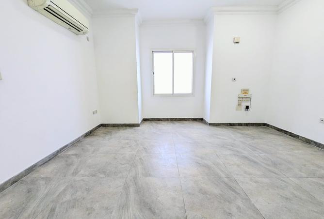 932194 - Property Image 3
