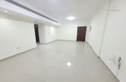 Apartment - 3 Bedrooms - 3 Bathrooms for rent in Al Mansoura - Doha