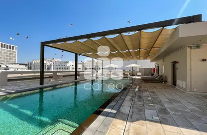 صورة لـ حوض سباحة شقة - 4 غرف نوم - 5 حمامات للايجار في الكهربا ١ - الكهربا - مشيرب قلب الدوحة - الدوحة ، صورة رقم 1