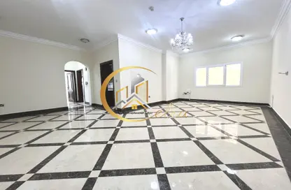 شقة - 2 غرف نوم - 2 حمامات للايجار في منتزه 13 - المنتزه - الدوحة
