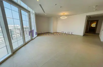 Penthouse - 3 Bedrooms - 5 Bathrooms for rent in Floresta Gardens - Floresta Gardens - The Pearl Island - Doha