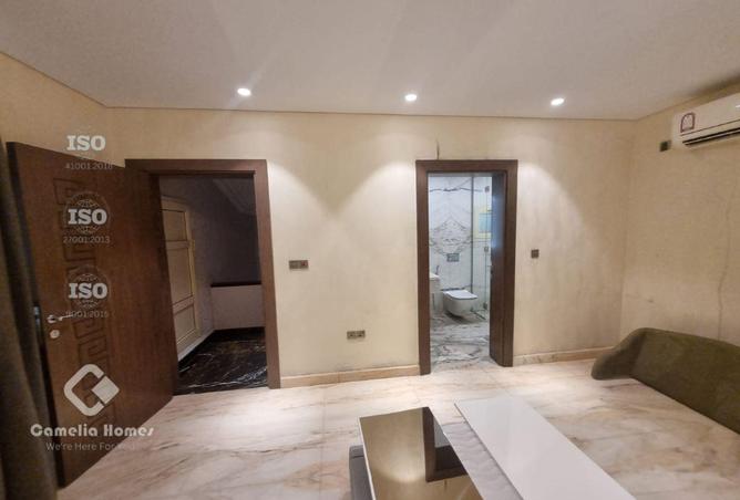 956836 - Property Image 2