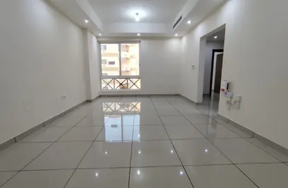 Apartment - 2 Bedrooms - 2 Bathrooms for rent in Thabit Bin Zaid Street - Al Mansoura - Doha