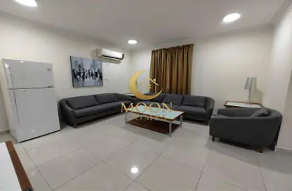 Apartment - 3 Bedrooms - 3 Bathrooms for rent in Umm Ghuwailina - Doha