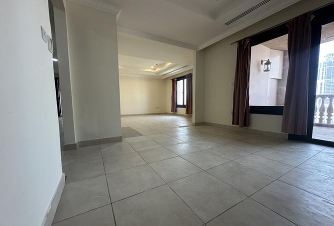 992142 - Property Image 3