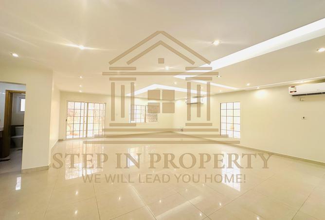903165 - Property Image 2