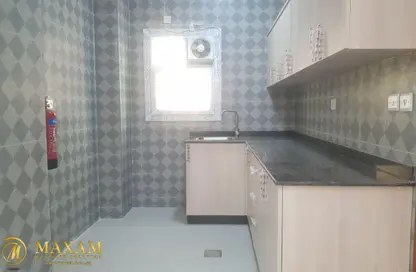 شقة - 2 غرف نوم - 2 حمامات للايجار في شارع المطار القديم - طريق المطار القديم - الدوحة