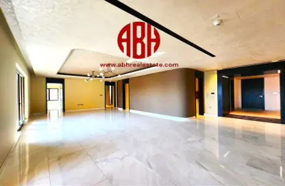Empty Room image for: Apartment - 2 Bedrooms - 3 Bathrooms for rent in California Tower - Porto Arabia - The Pearl Island - Doha, Image 1