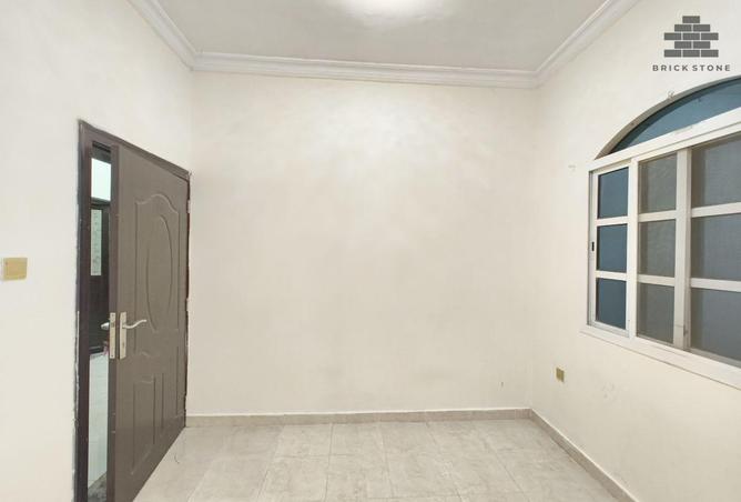 904614 - Property Image 3