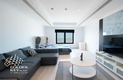 Apartment - Studio - 1 Bathroom for rent in Tower 18 - Porto Arabia - The Pearl Island - Doha