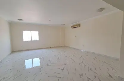 شقة - 3 غرف نوم - 3 حمامات للايجار في ام غوالينا تجارية - ام غويلينا - أم غويلينا - الدوحة