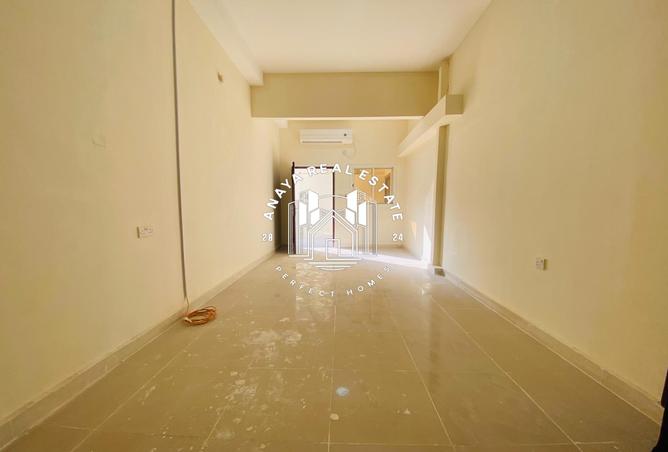 990898 - Property Image 2