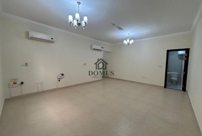 932091 - Property Image 2