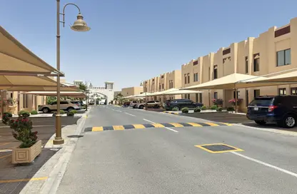 Apartment - 3 Bedrooms - 4 Bathrooms for rent in Umm Al Seneem Street - Ain Khaled - Doha