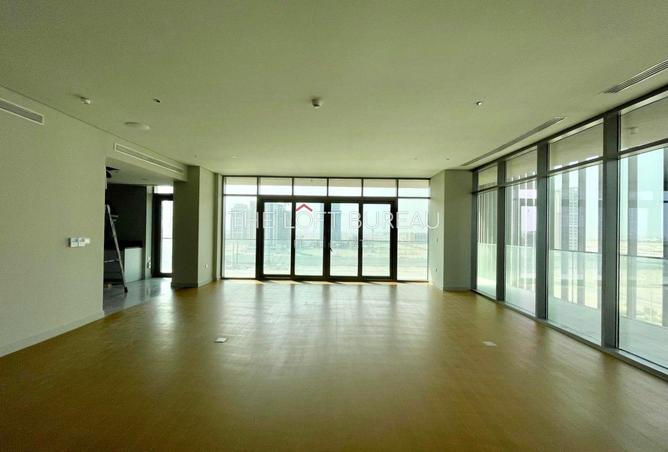 940638 - Property Image 2