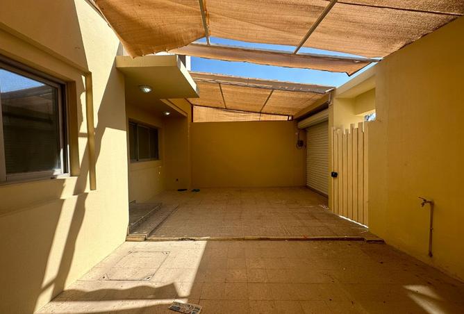 982920 - Property Image 2