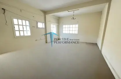 Villa - 4 Bedrooms - 5 Bathrooms for rent in Bin Omran - Fereej Bin Omran - Doha