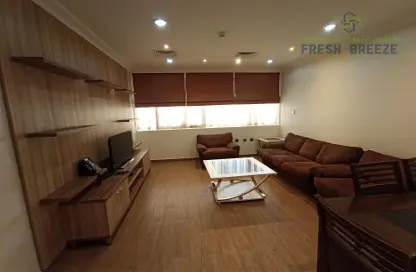 صورة لـ غرفة المعيشة شقة - 2 غرف نوم - 2 حمامات للايجار في دوحة الجديد - الدوحة ، صورة رقم 1