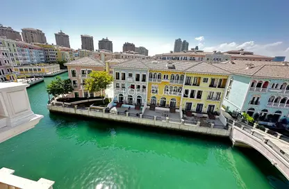 Apartment - 3 Bedrooms - 4 Bathrooms for rent in Gondola - Qanat Quartier - The Pearl Island - Doha