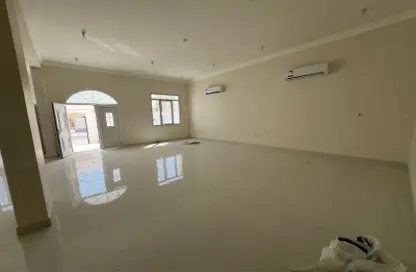 Villa - 7+ Bedrooms - 7+ Bathrooms for rent in Down Town - Down Town - Al Khor