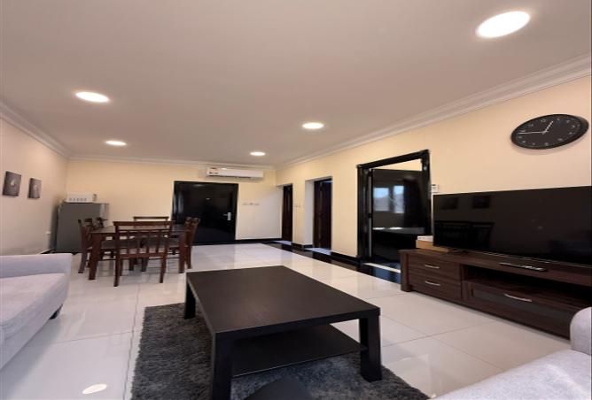 938293 - Property Image 2