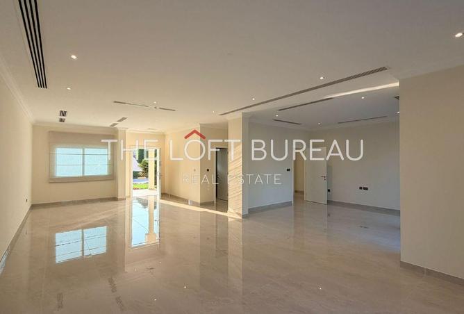 980101 - Property Image 2