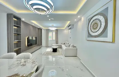 Apartment - 2 Bedrooms - 3 Bathrooms for rent in Umm Ghwailina Comm - Umm Ghuwalina - Umm Ghuwailina - Doha