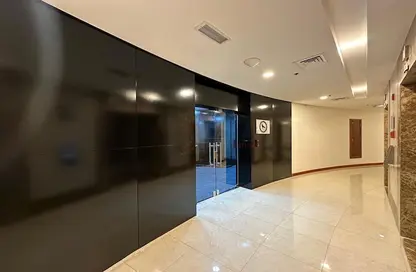 Office Space - Studio - 1 Bathroom for rent in Palm Towers - West Bay - Doha