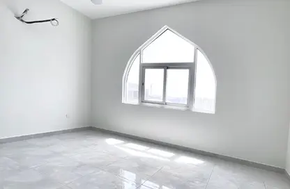 شقة - 2 غرف نوم - 2 حمامات للايجار في شارع  بو هامو - أبو هامور - الدوحة