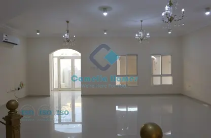 Villa - 5 Bedrooms - 6 Bathrooms for rent in Al Nuaija Street - Al Nuaija - Doha