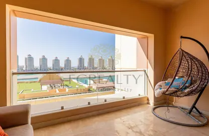 Apartment - 3 Bedrooms - 3 Bathrooms for sale in Viva West - Viva Bahriyah - The Pearl Island - Doha