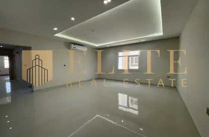 Apartment - 2 Bedrooms - 3 Bathrooms for rent in Madinat Khalifa Building 58 - Madinat Khalifa South - Madinat Khalifa - Doha